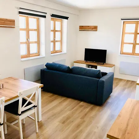Lysa Hora Apartment *